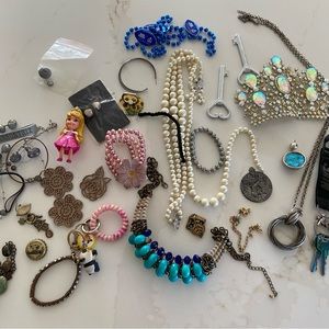 1lbs of Costume Jewelry Bracelets - Lot of Bracelets - No Signed Pieces
